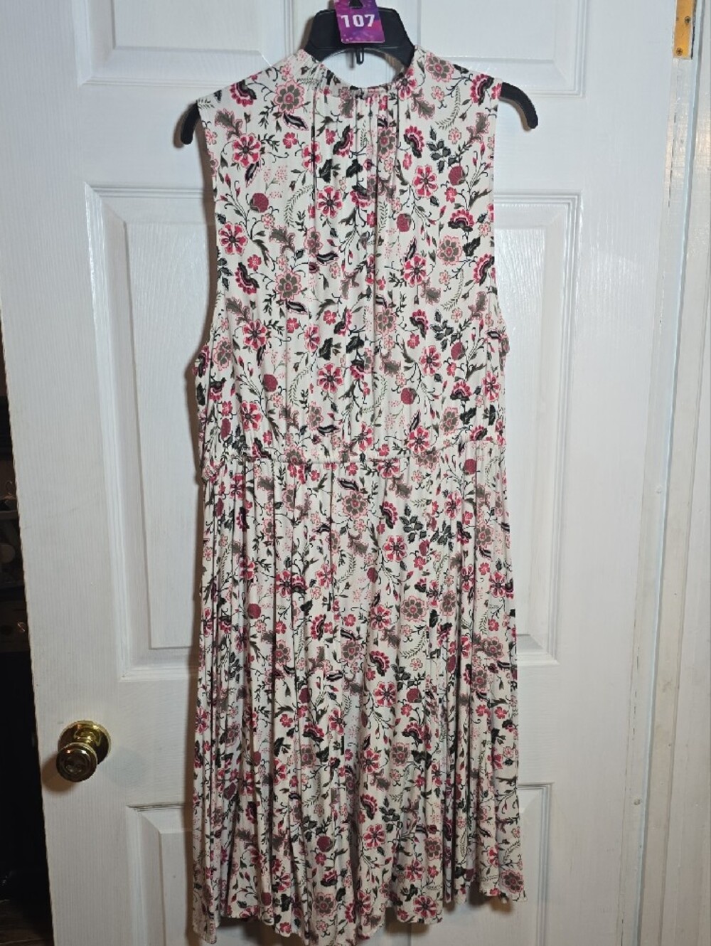 107 Torrid 2 2X Sleeveless Cream Pink Floral Tie-Waist Midi Dress Size 2 2X - Picture 4 of 5